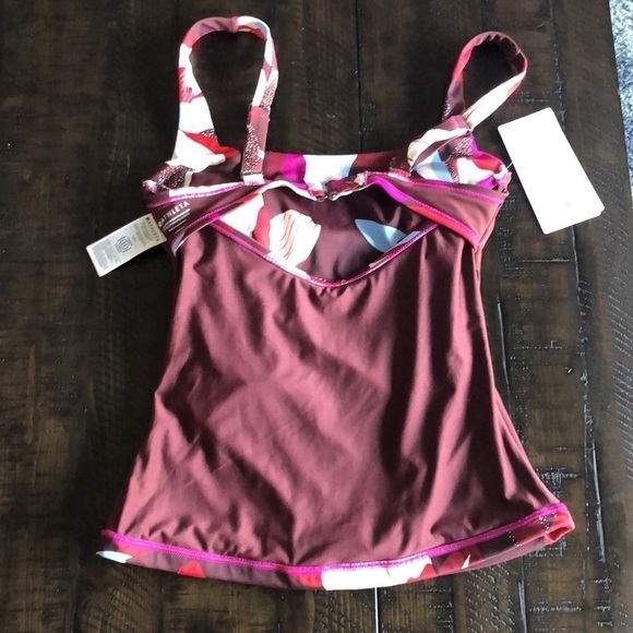 NEW Athleta Square Neck Tankini Bra Top 80% Recycled Nylon Size 32 B/C Swimsuit - Picture 11 of 16